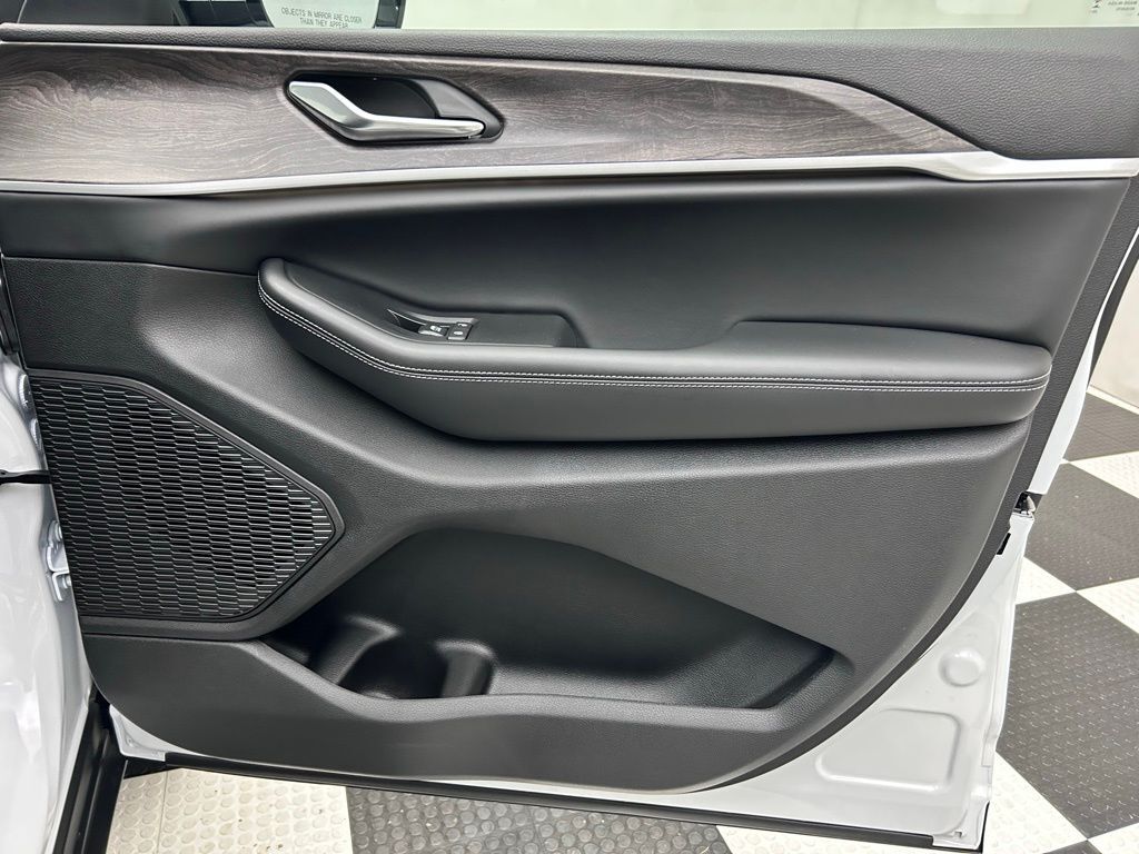 2025 Jeep Grand Cherokee Limited Portland OR