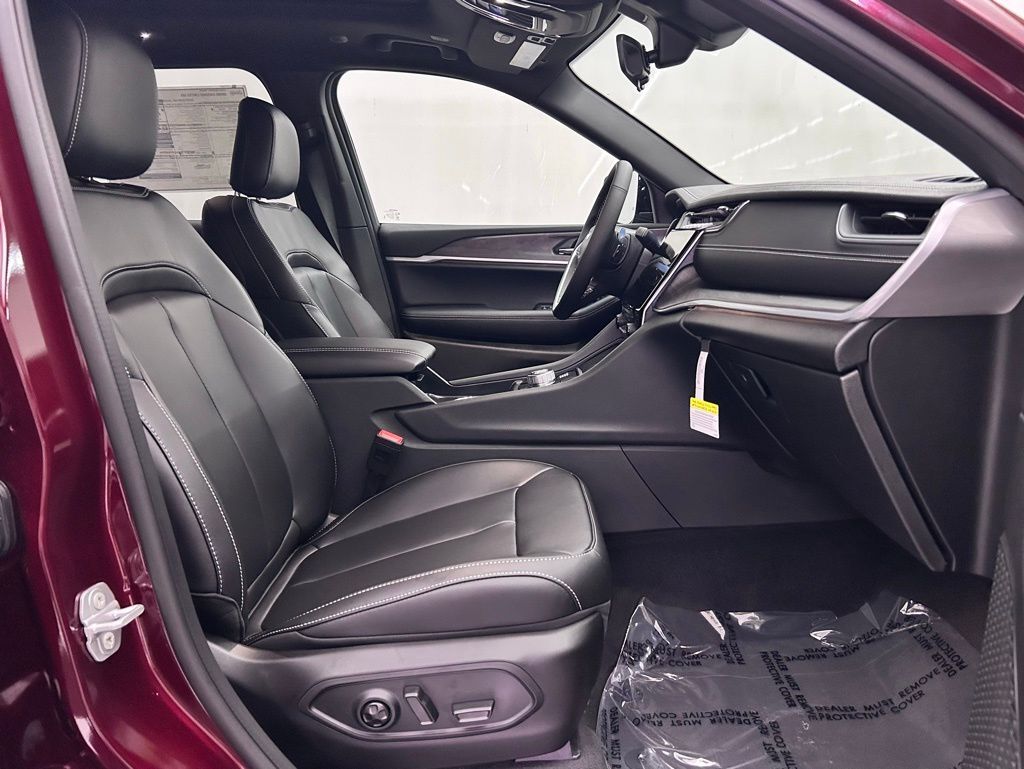 2025 Jeep Grand Cherokee Limited Portland OR