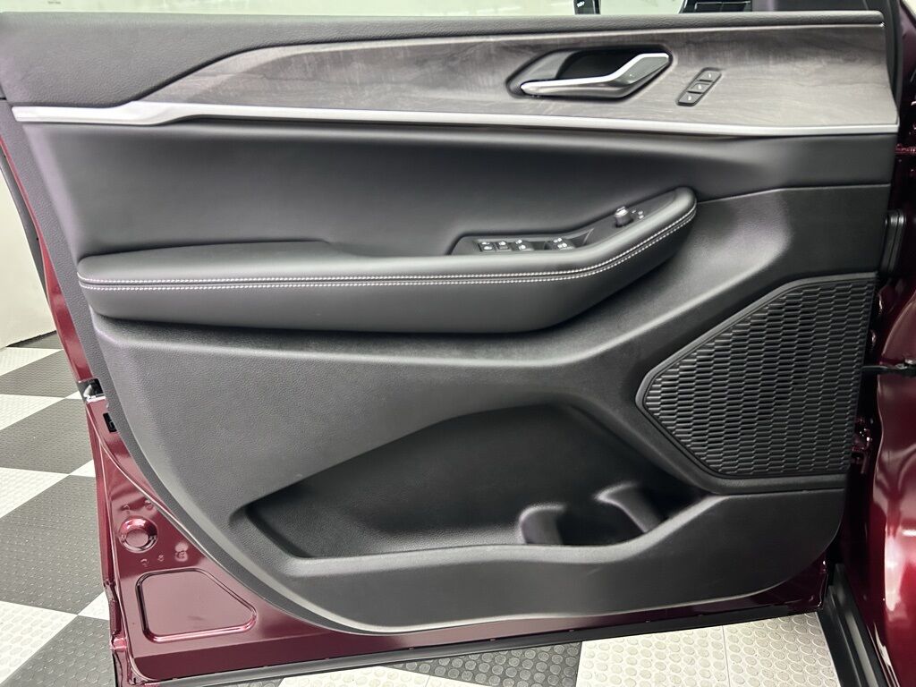 2025 Jeep Grand Cherokee Limited Portland OR