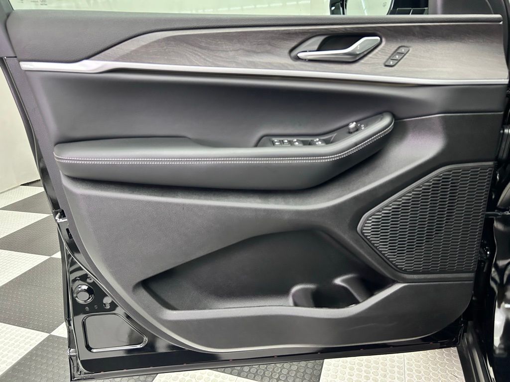 2025 Jeep Grand Cherokee Limited Portland OR