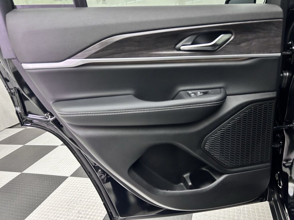 2025 Jeep Grand Cherokee Limited Portland OR