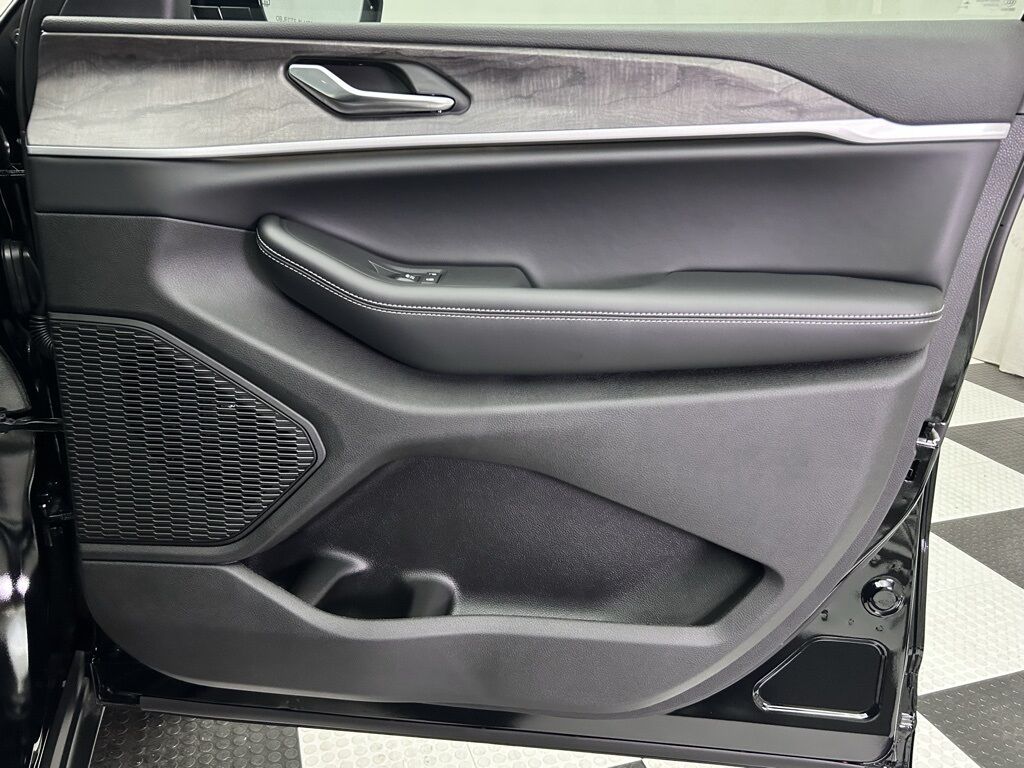 2025 Jeep Grand Cherokee Limited Portland OR