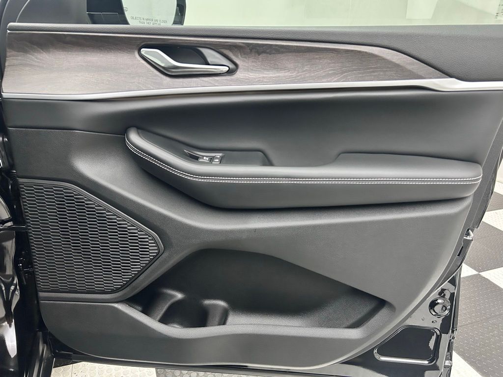 2025 Jeep Grand Cherokee Limited Portland OR