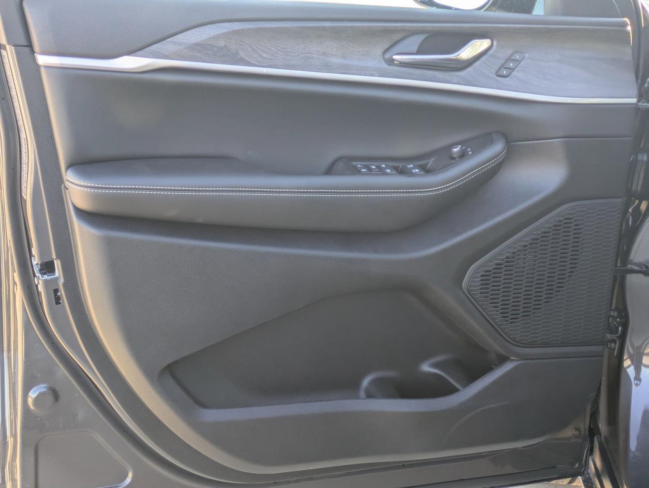 2025 Jeep Grand Cherokee Limited Castroville TX