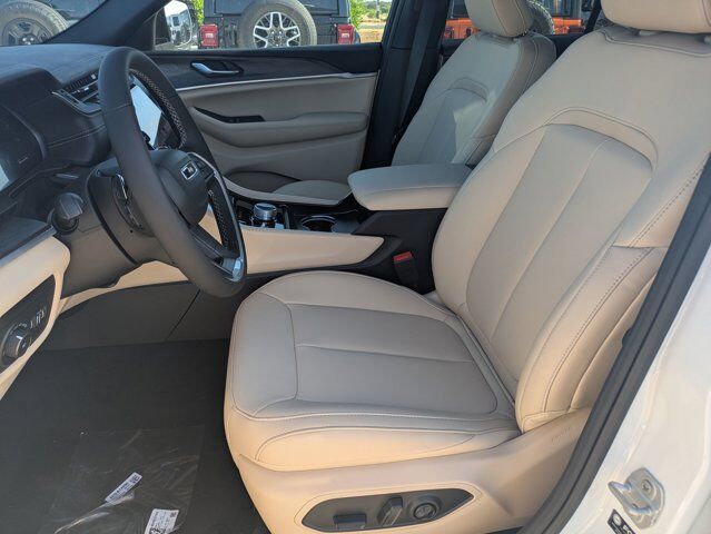 2025 Jeep Grand Cherokee Limited Castroville TX