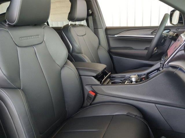 2025 Jeep Grand Cherokee Overland Santa Rosa CA