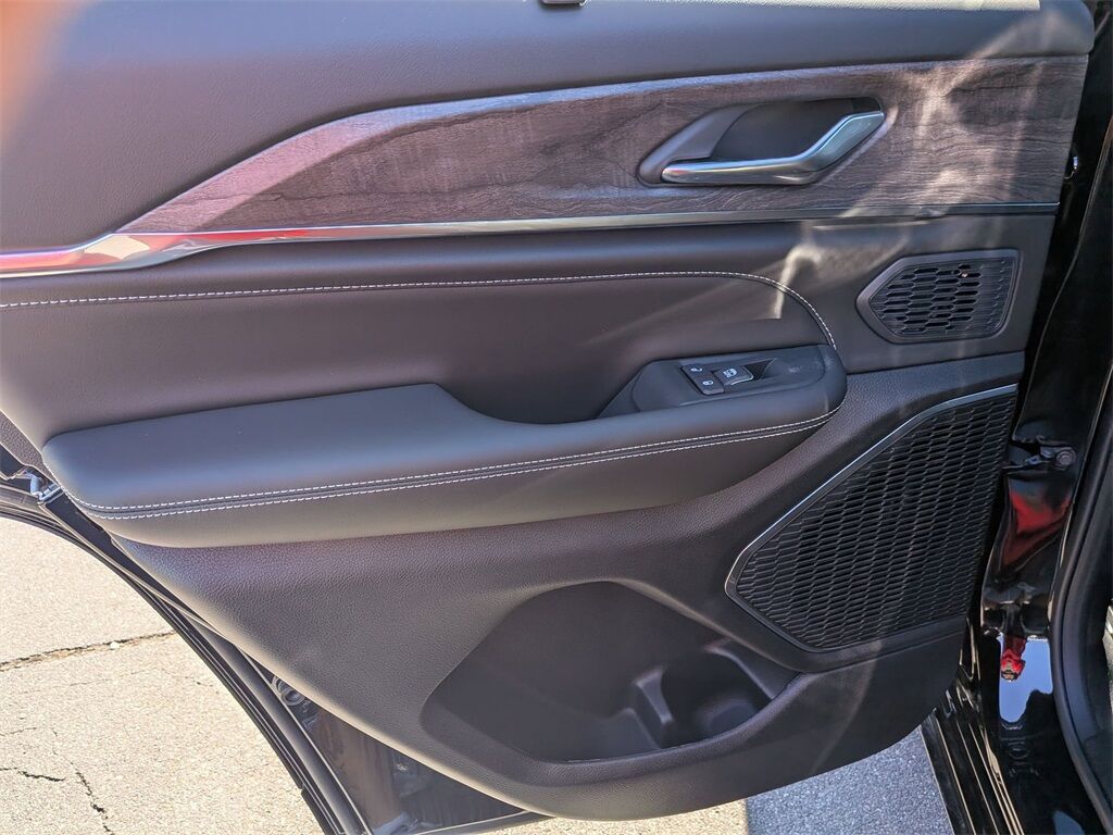 2025 Jeep Grand Cherokee Overland Gresham OR