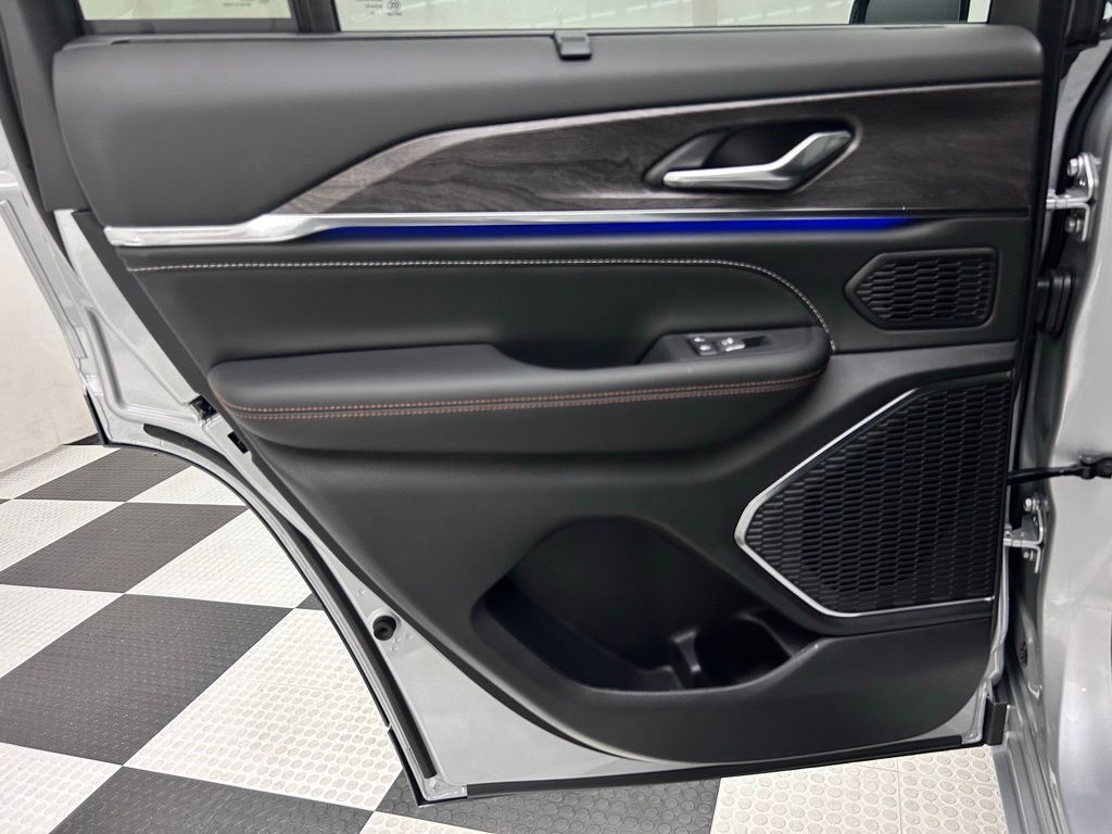 2025 Jeep Grand Cherokee Overland Portland OR