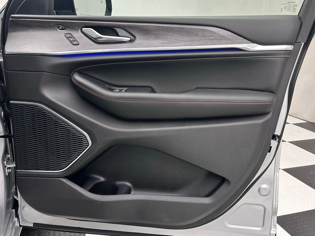 2025 Jeep Grand Cherokee Overland Portland OR