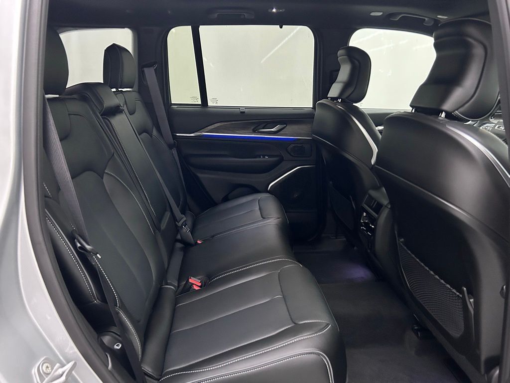 2025 Jeep Grand Cherokee Overland Portland OR