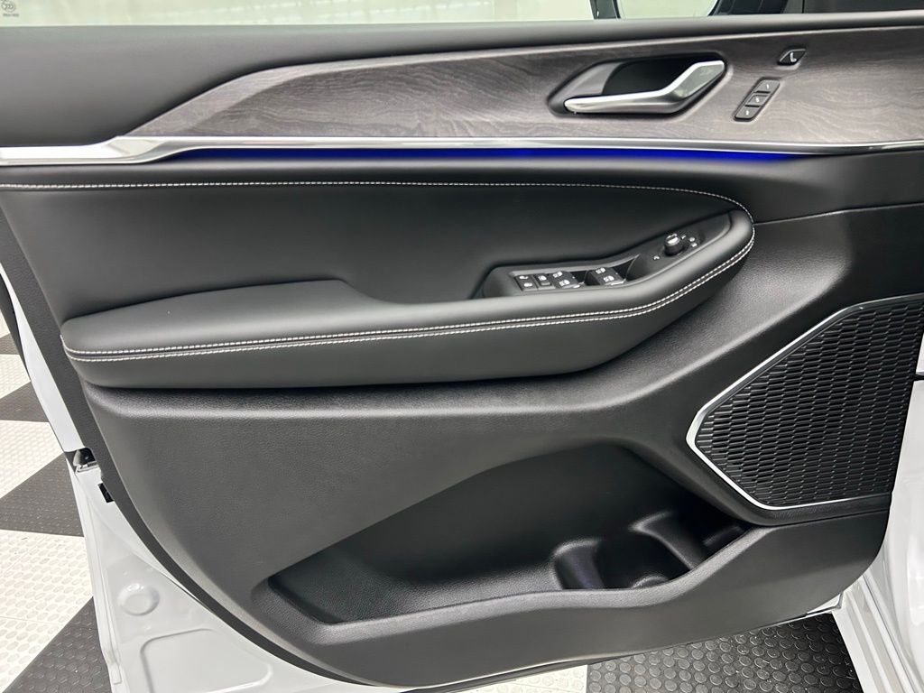 2025 Jeep Grand Cherokee Overland Portland OR