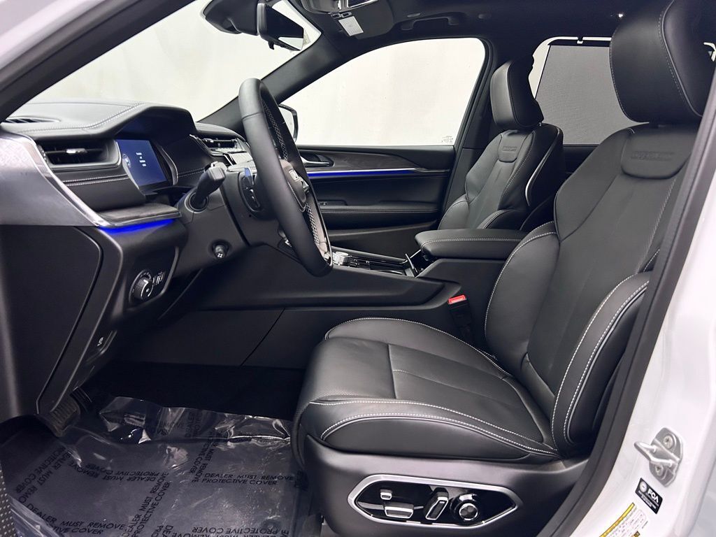 2025 Jeep Grand Cherokee Overland Portland OR