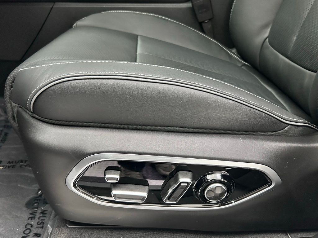 2025 Jeep Grand Cherokee Overland Portland OR