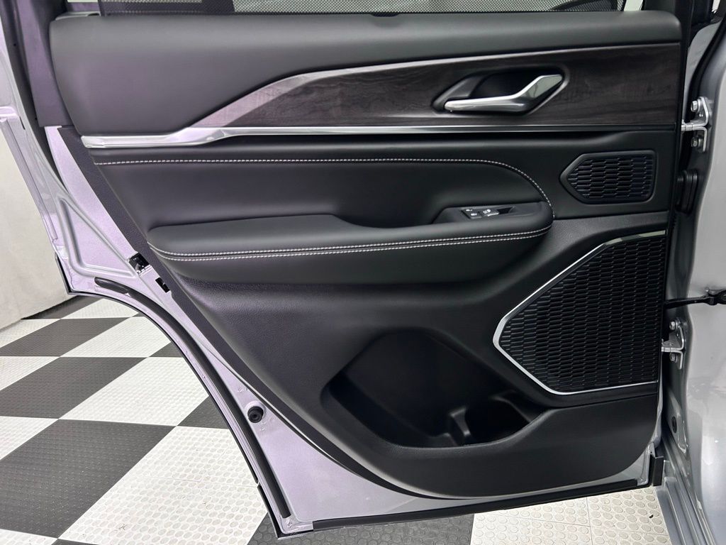 2025 Jeep Grand Cherokee Overland Portland OR