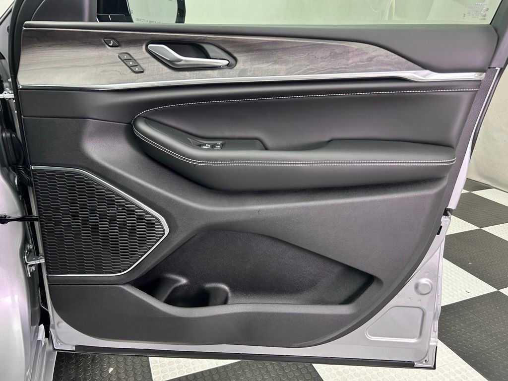 2025 Jeep Grand Cherokee Overland Portland OR