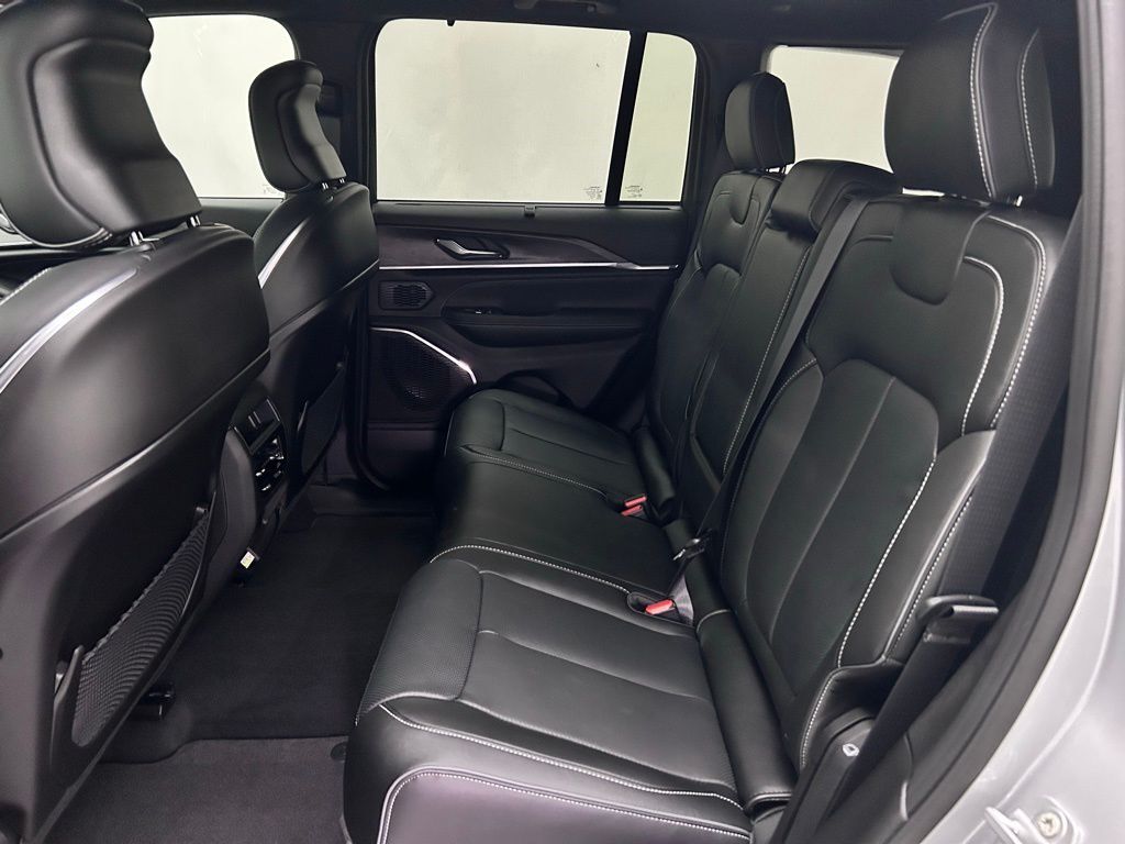 2025 Jeep Grand Cherokee Overland Portland OR