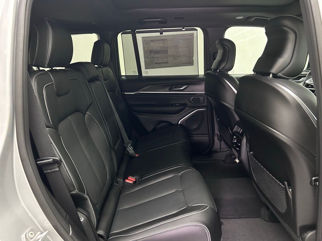 2025 Jeep Grand Cherokee Overland Portland OR