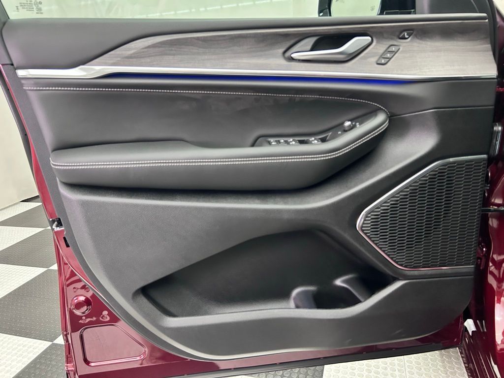 2025 Jeep Grand Cherokee Overland Portland OR