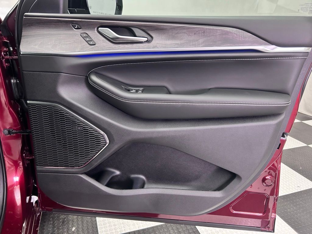 2025 Jeep Grand Cherokee Overland Portland OR