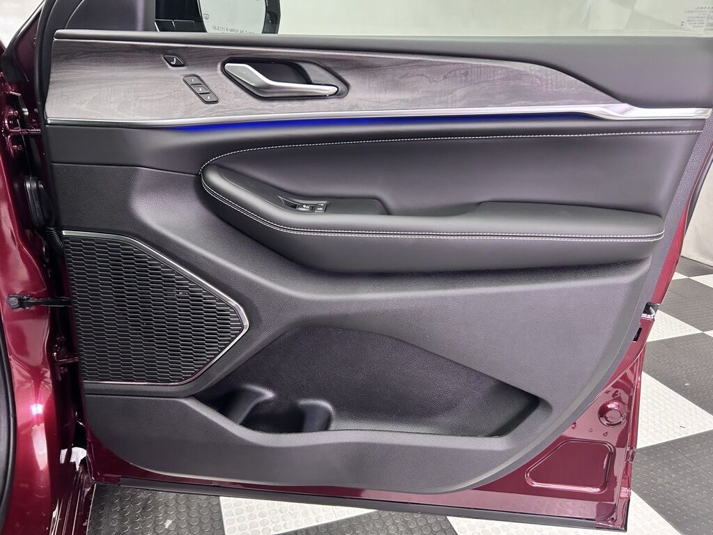 2025 Jeep Grand Cherokee Overland Portland OR