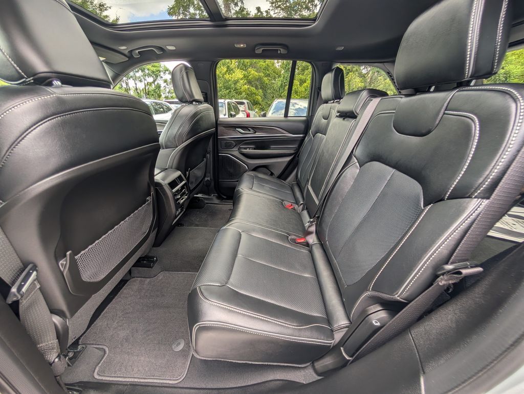 2025 Jeep Grand Cherokee Overland Hunt Valley MD
