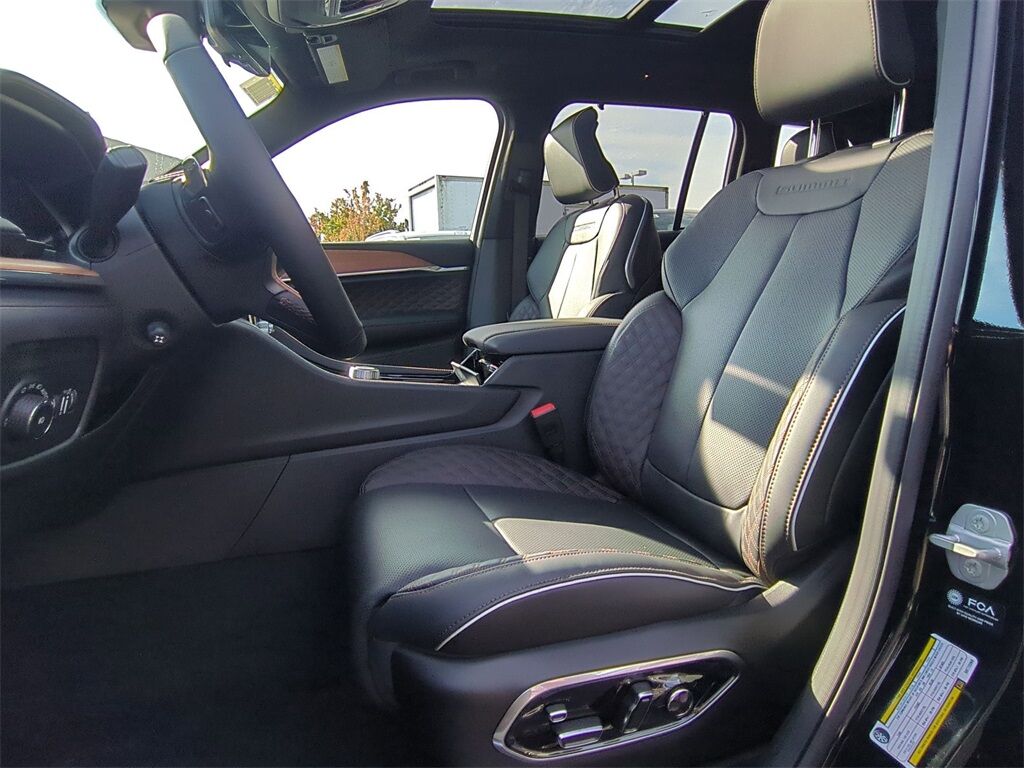 2025 Jeep Grand Cherokee Summit Gresham OR