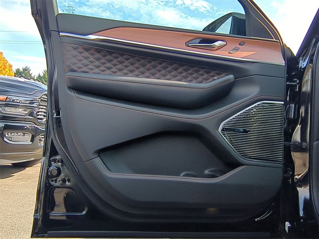 2025 Jeep Grand Cherokee Summit Gresham OR