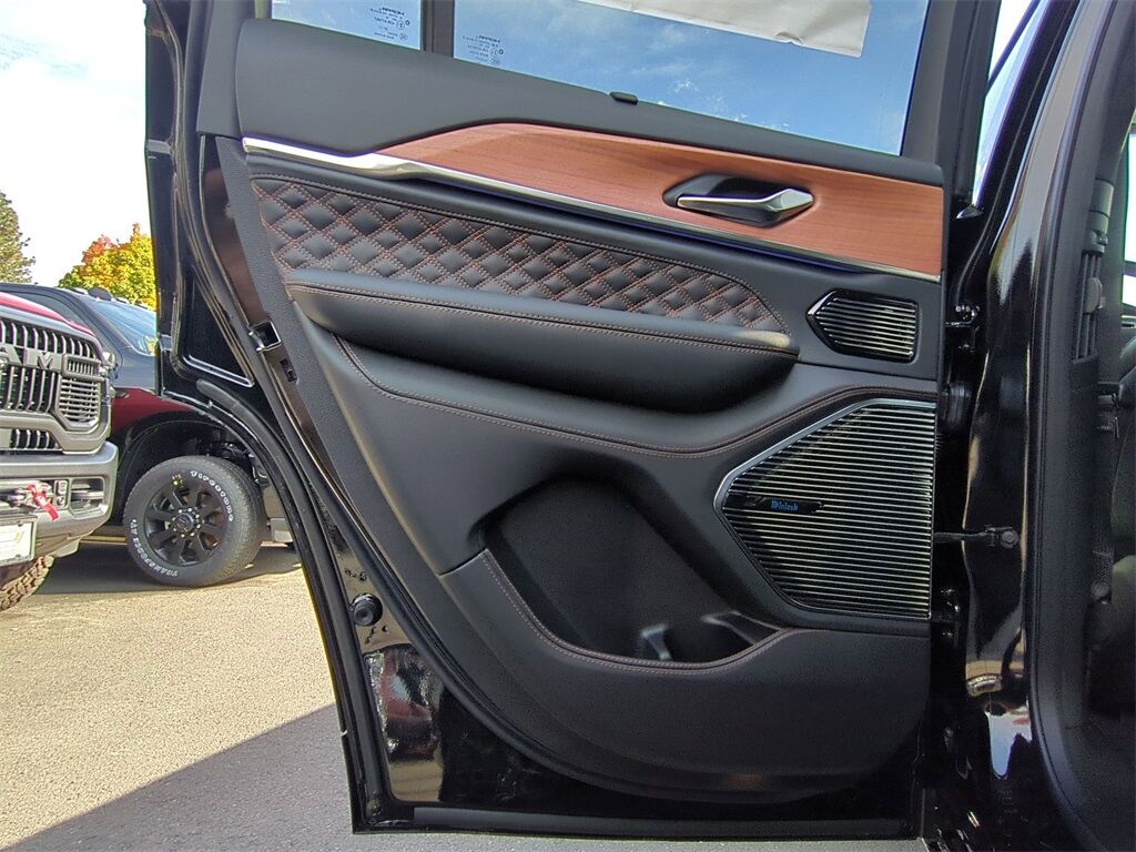 2025 Jeep Grand Cherokee Summit Gresham OR