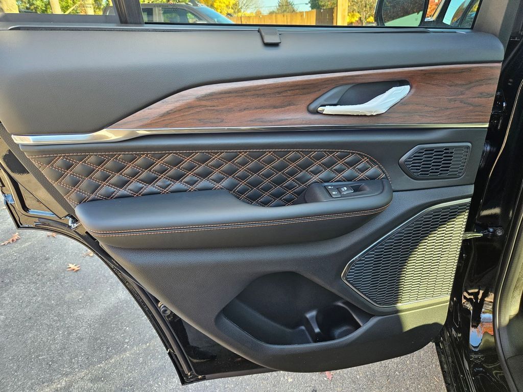 2025 Jeep Grand Cherokee Summit Gresham OR