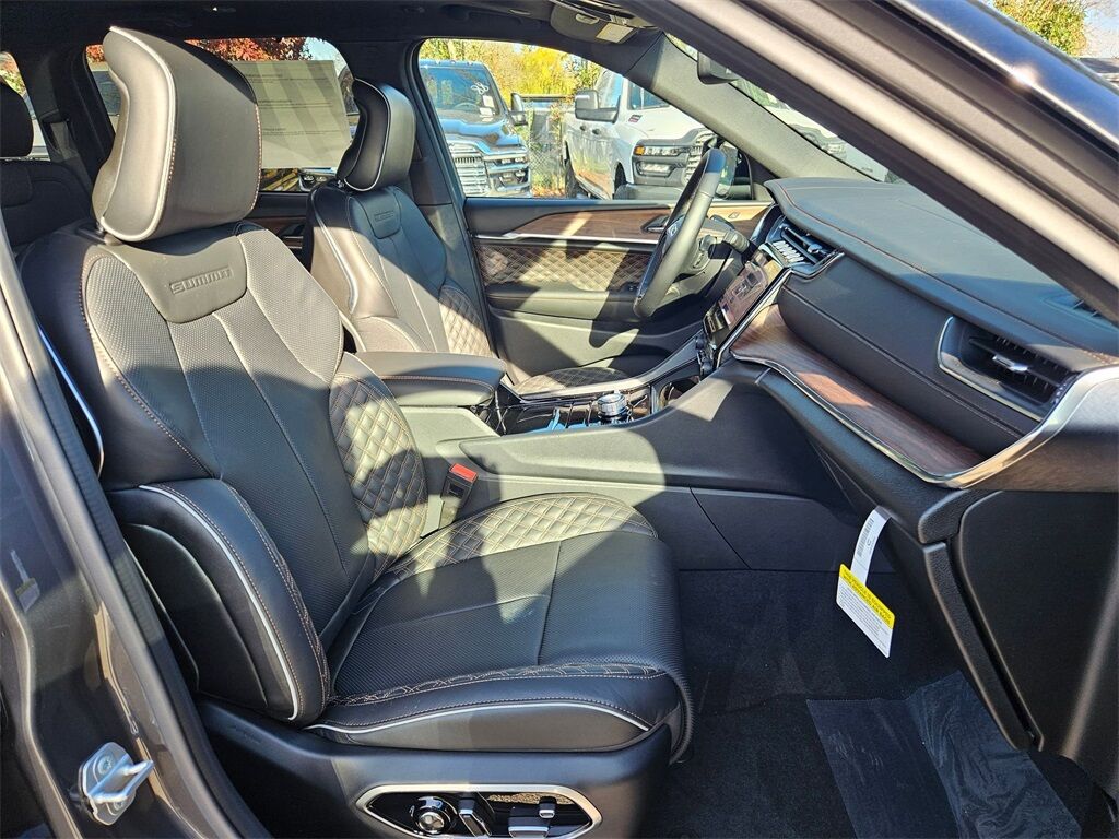 2025 Jeep Grand Cherokee Summit Gresham OR