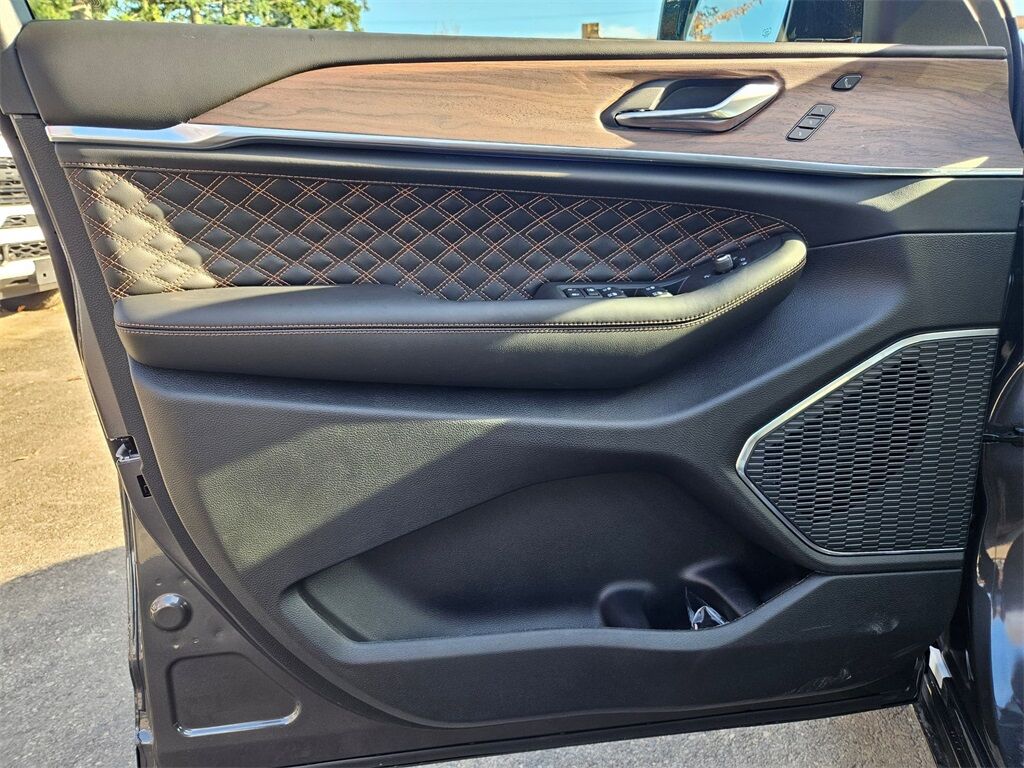 2025 Jeep Grand Cherokee Summit Gresham OR