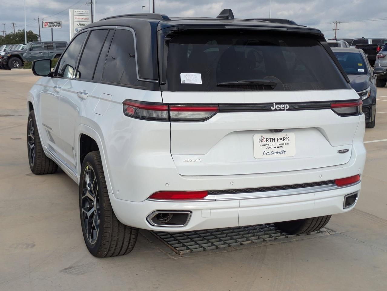 2025 Jeep Grand Cherokee Summit Reserve Castroville TX