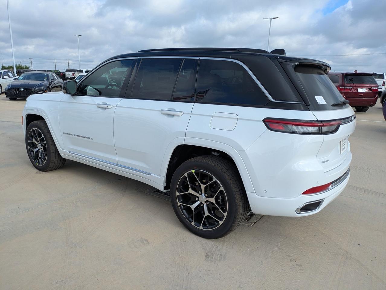 2025 Jeep Grand Cherokee Summit Reserve Castroville TX