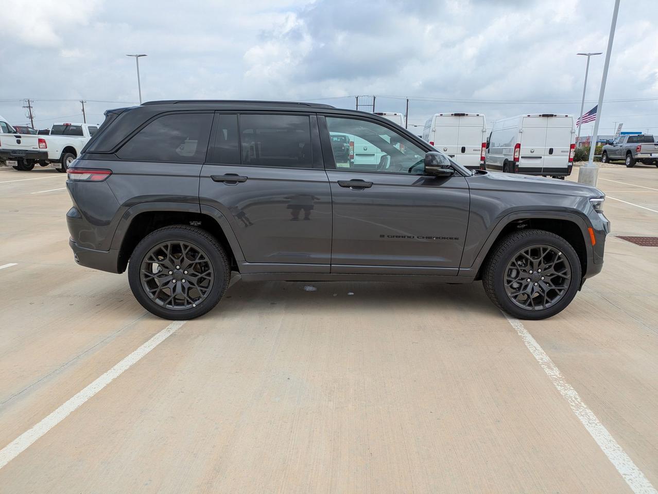 2025 Jeep Grand Cherokee Summit Reserve Castroville TX