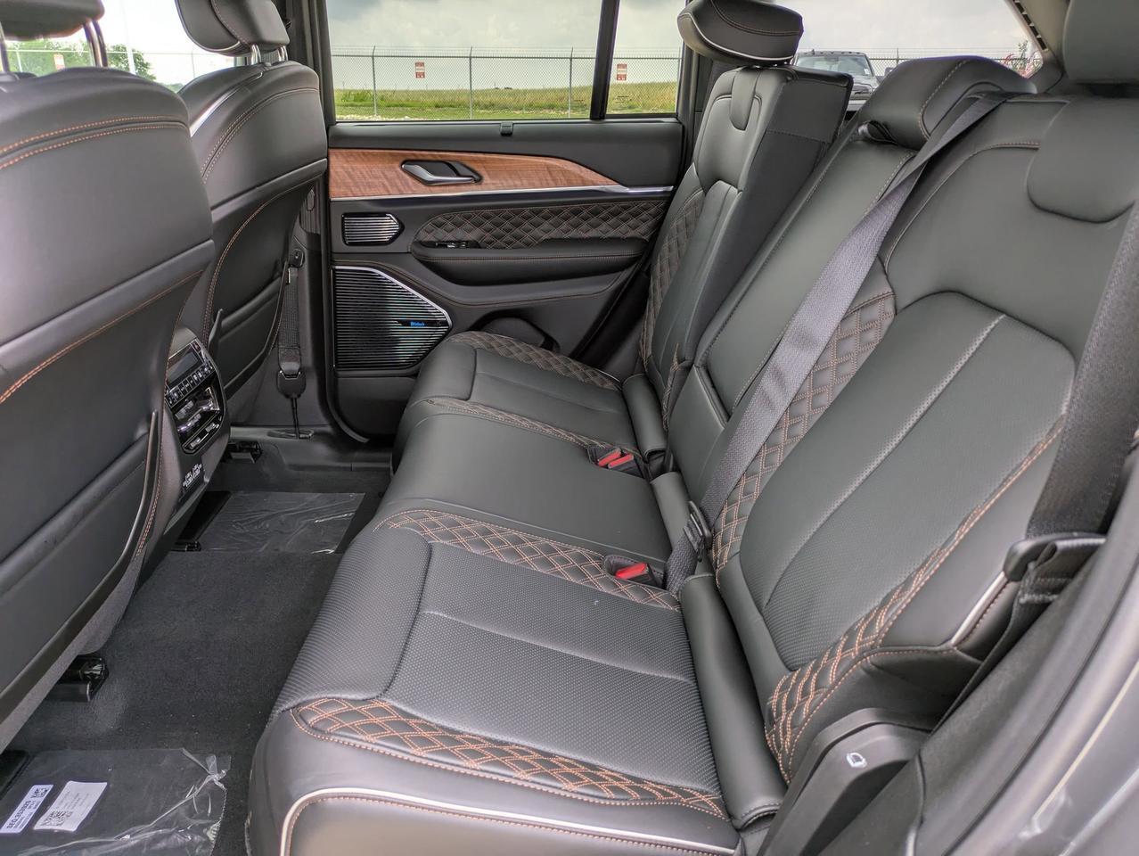 2025 Jeep Grand Cherokee Summit Reserve Castroville TX