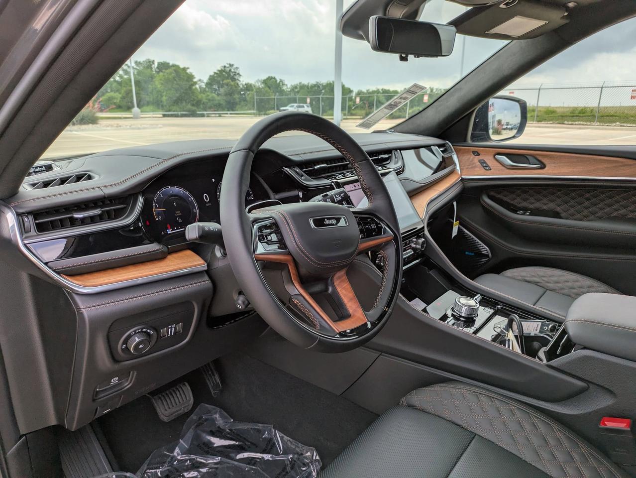 2025 Jeep Grand Cherokee Summit Reserve Castroville TX