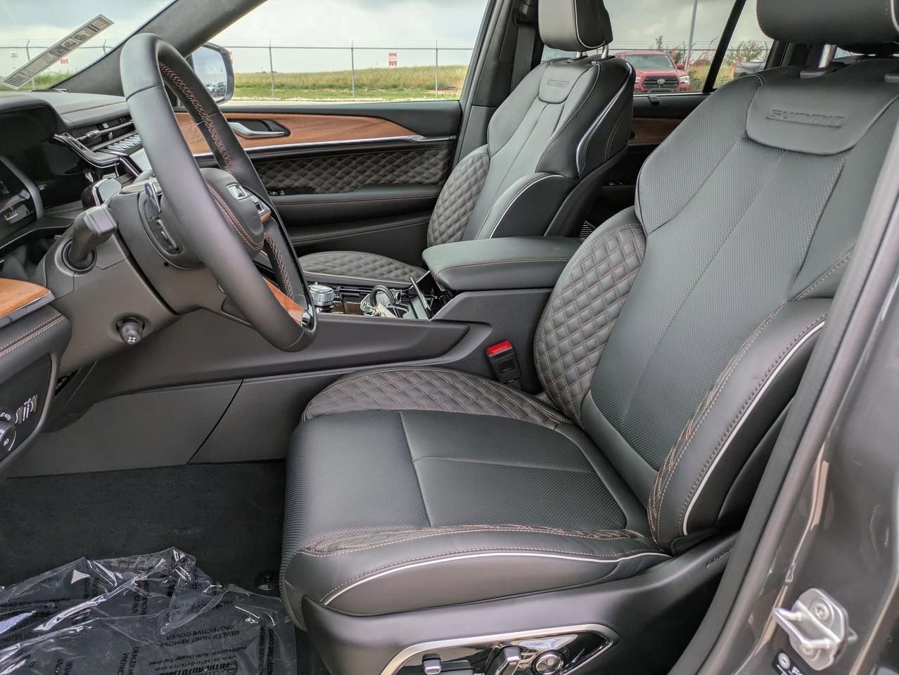 2025 Jeep Grand Cherokee Summit Reserve Castroville TX