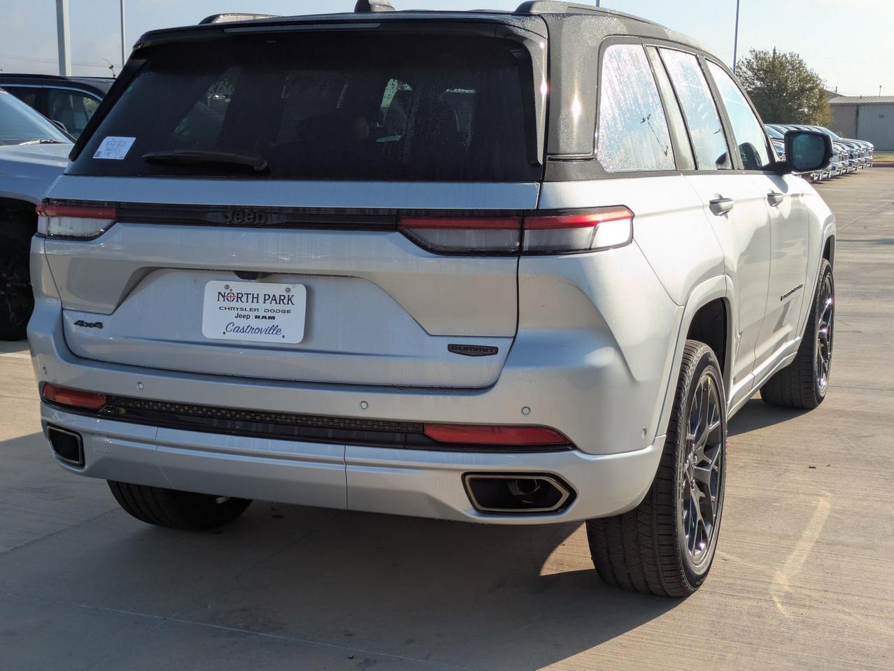 2025 Jeep Grand Cherokee Summit Castroville TX