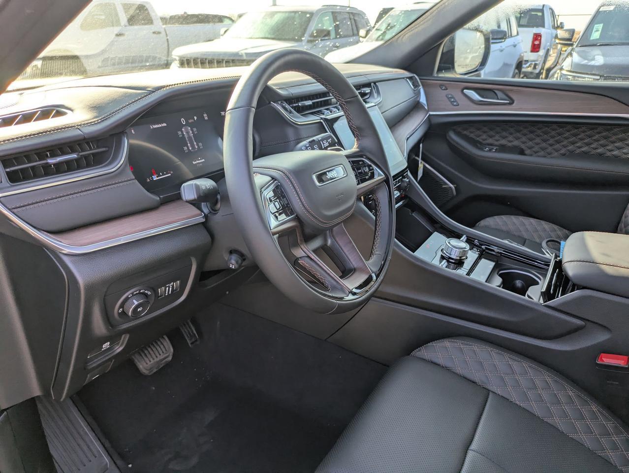 2025 Jeep Grand Cherokee Summit Castroville TX