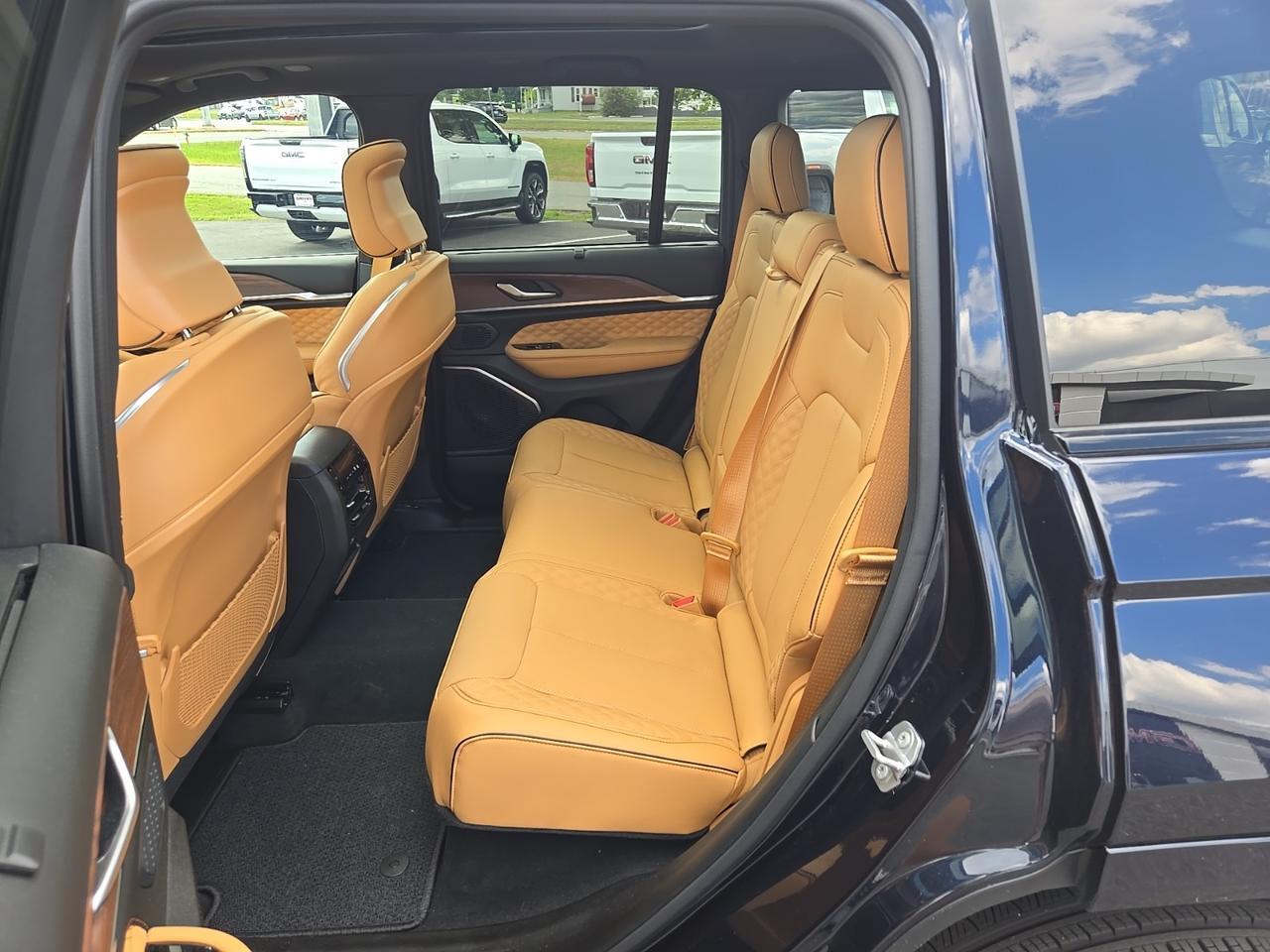 2025 Jeep Grand Cherokee Summit Fredericksburg VA