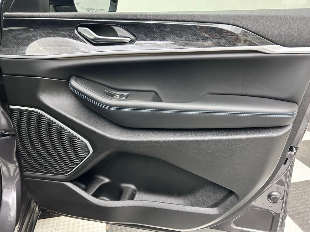 2025 Jeep Grand Cherokee Trailhawk 4xe Portland OR