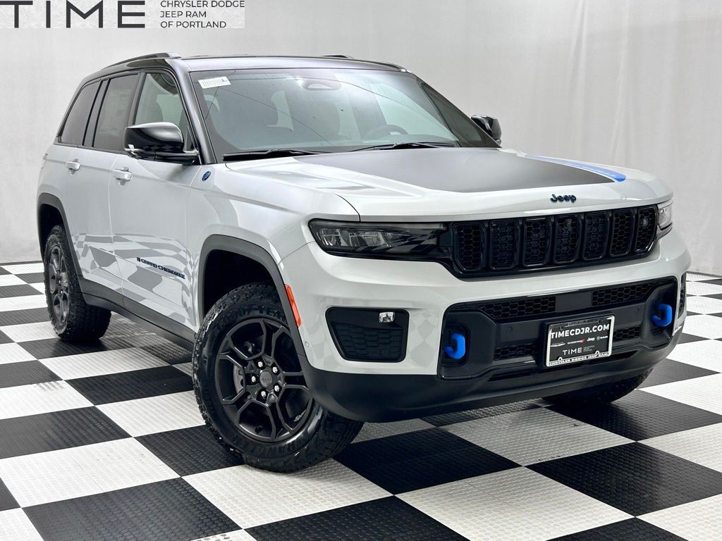 2025 Jeep Grand Cherokee Trailhawk 4xe