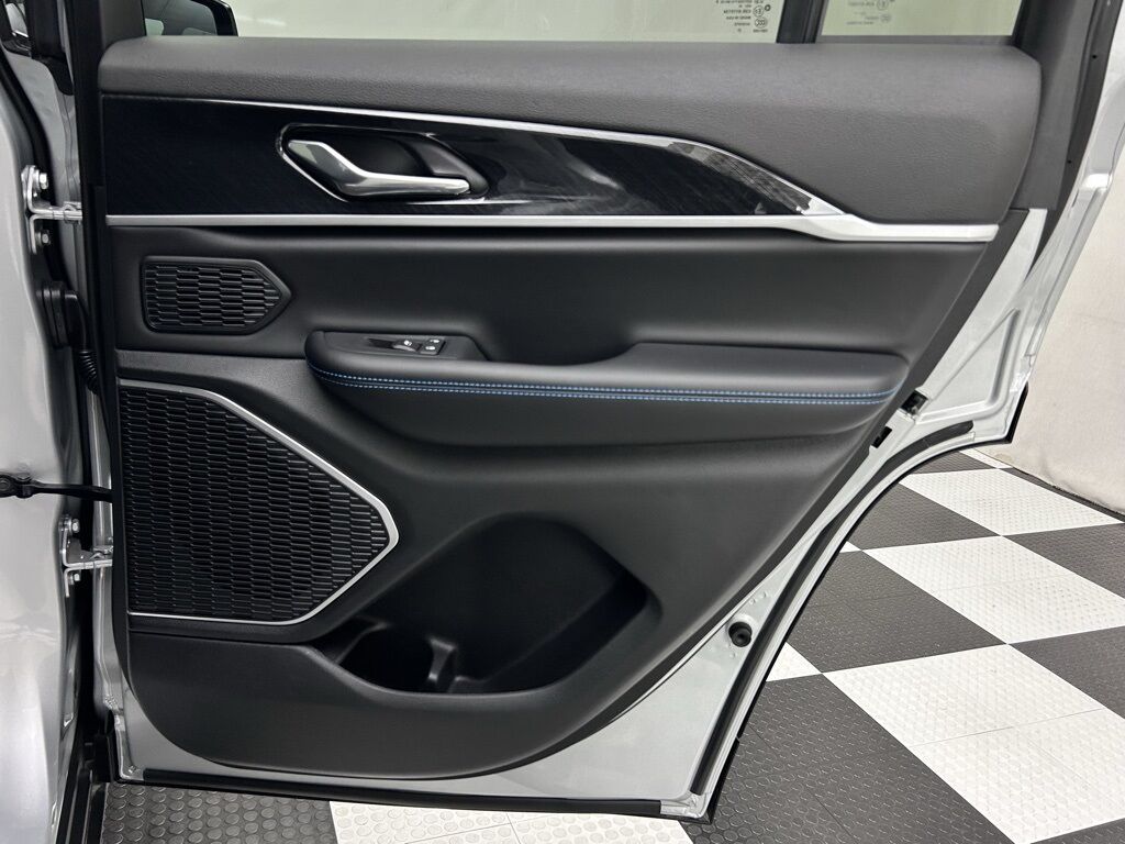 2025 Jeep Grand Cherokee Trailhawk 4xe Portland OR