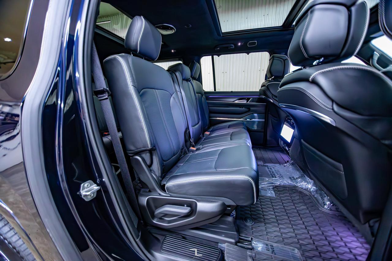 2025 Jeep Grand Wagoneer L 4x4 Obsidian Series II Leather Roof Nav BCam Red Deer AB