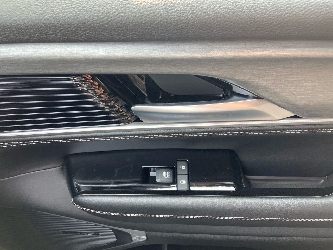 2025 Jeep Wagoneer L Series II Carbide High Level AB