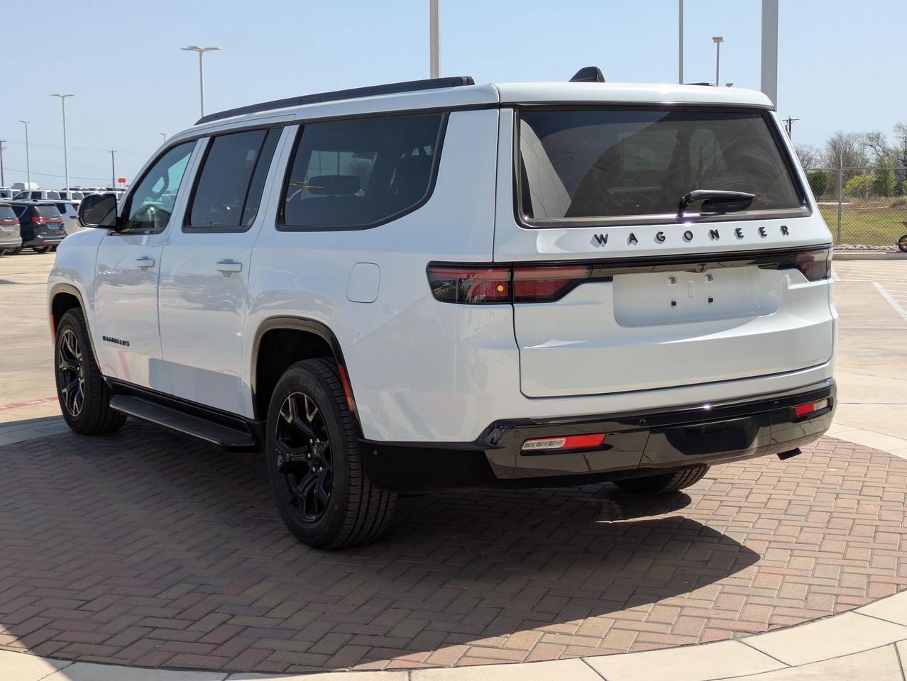 2025 Jeep Wagoneer L Series II Carbide Castroville TX