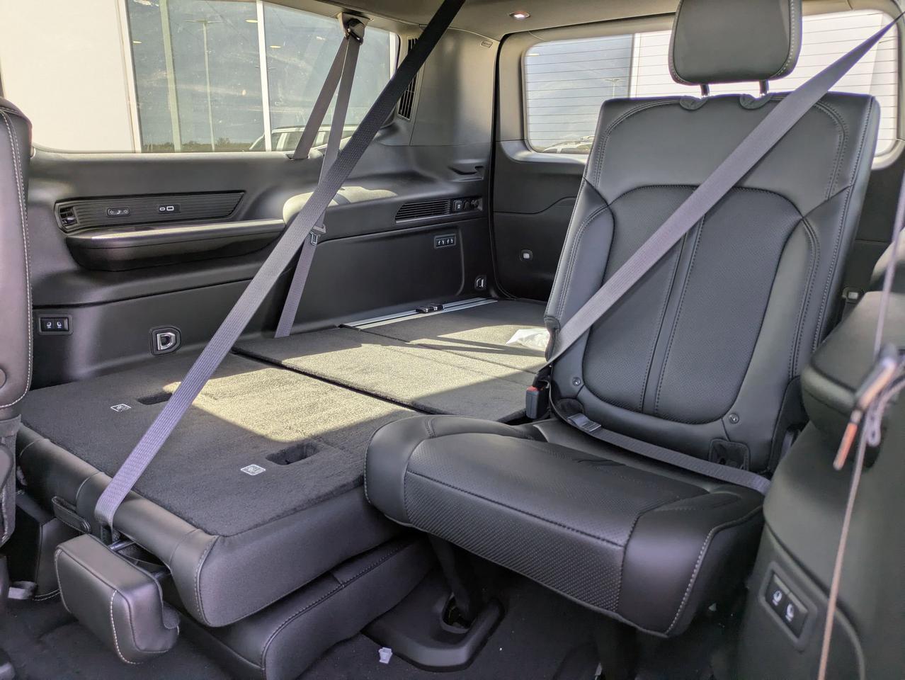 2025 Jeep Wagoneer L Series II Carbide Castroville TX