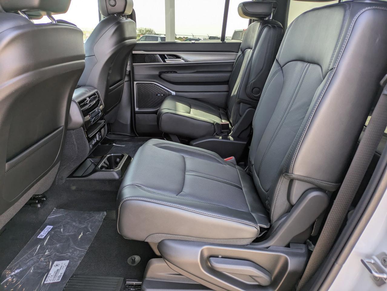 2025 Jeep Wagoneer L Series II Carbide Castroville TX