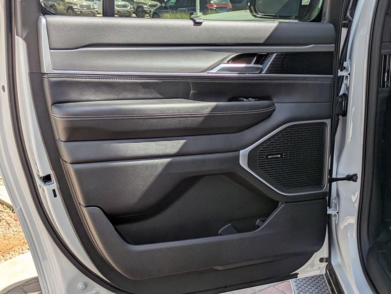 2025 Jeep Wagoneer L Series II Carbide Castroville TX