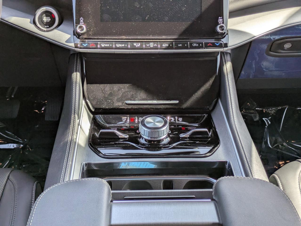 2025 Jeep Wagoneer L Series II Carbide Castroville TX